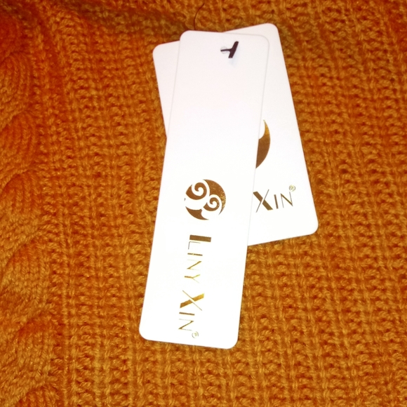 Liny Xin Women's Oversized Crew Neck Long Sleeve Warm Wool Sweater - Picture 2 of 6